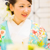 日本女性には、着物がよく似合います